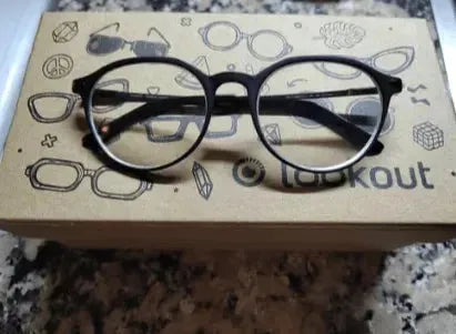 Ecocaja Reforzada Lookout + Liquido Limpiador 30ml - Opticas Lookout