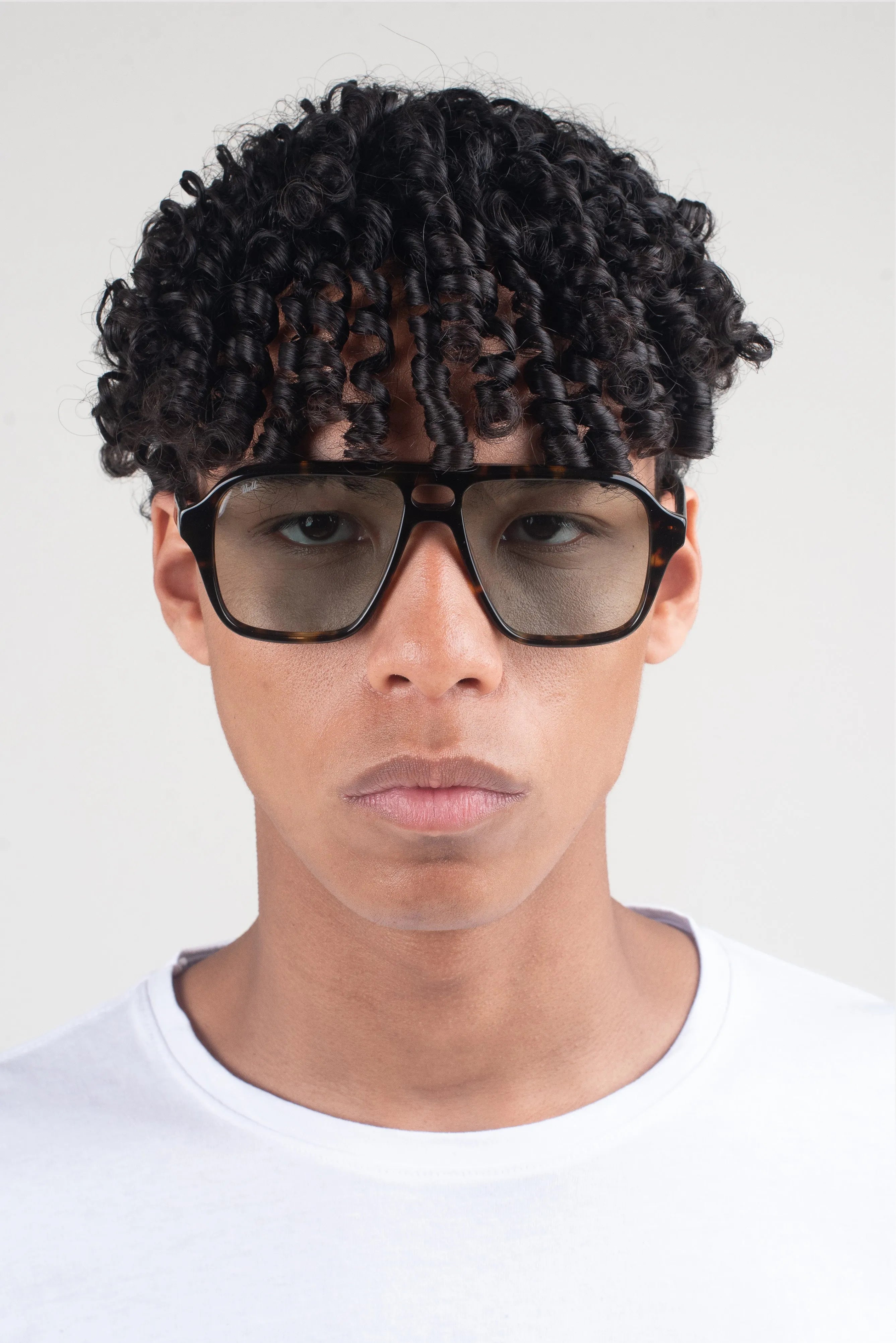 vulk discuss demi green - Opticas Lookout